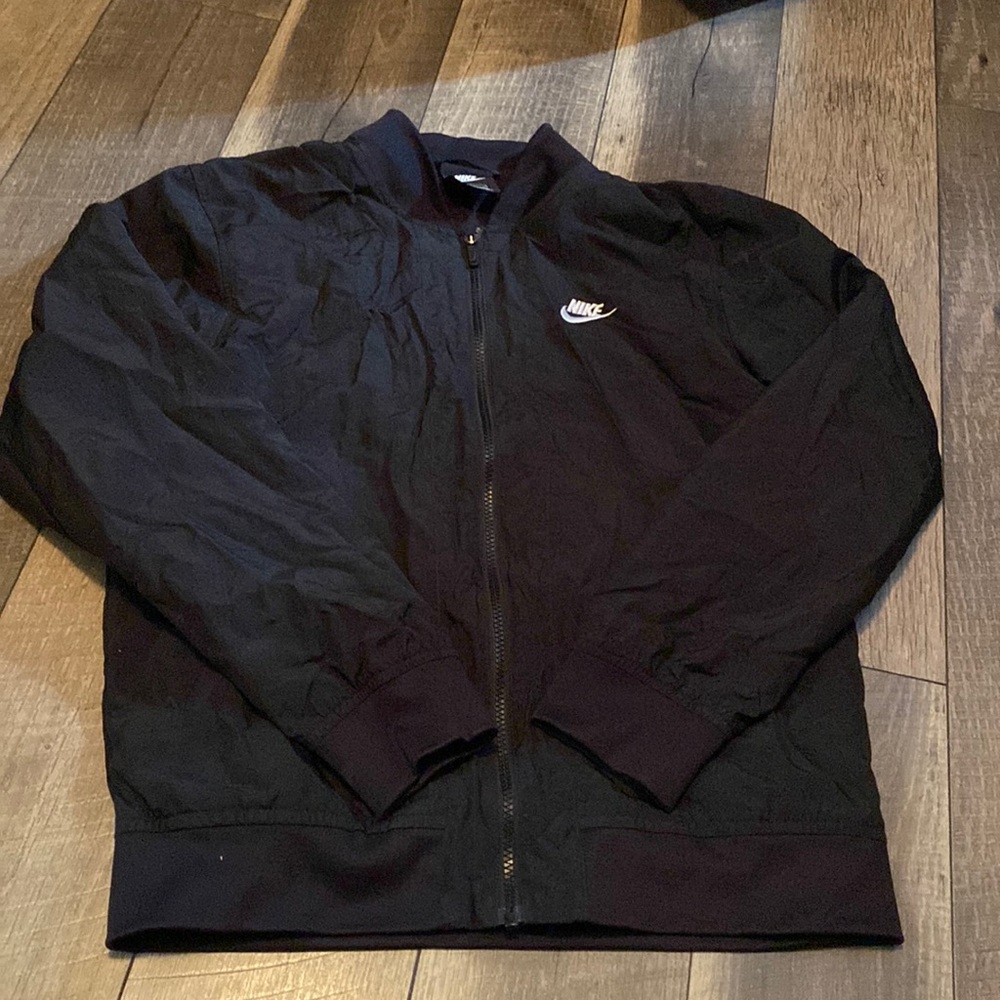 Nike Men’s Small lightweight windbreaker